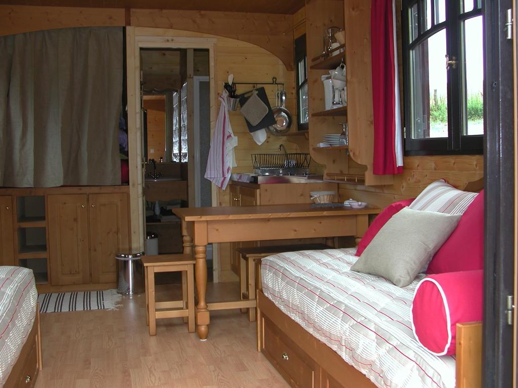 Les Roulottes Et Cabanes Du Livradois Cunlhat Exterior foto