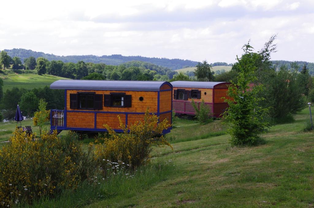 Les Roulottes Et Cabanes Du Livradois Cunlhat Exterior foto