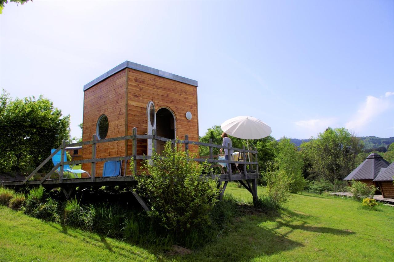 Les Roulottes Et Cabanes Du Livradois Guest House Cunlhat Exterior foto